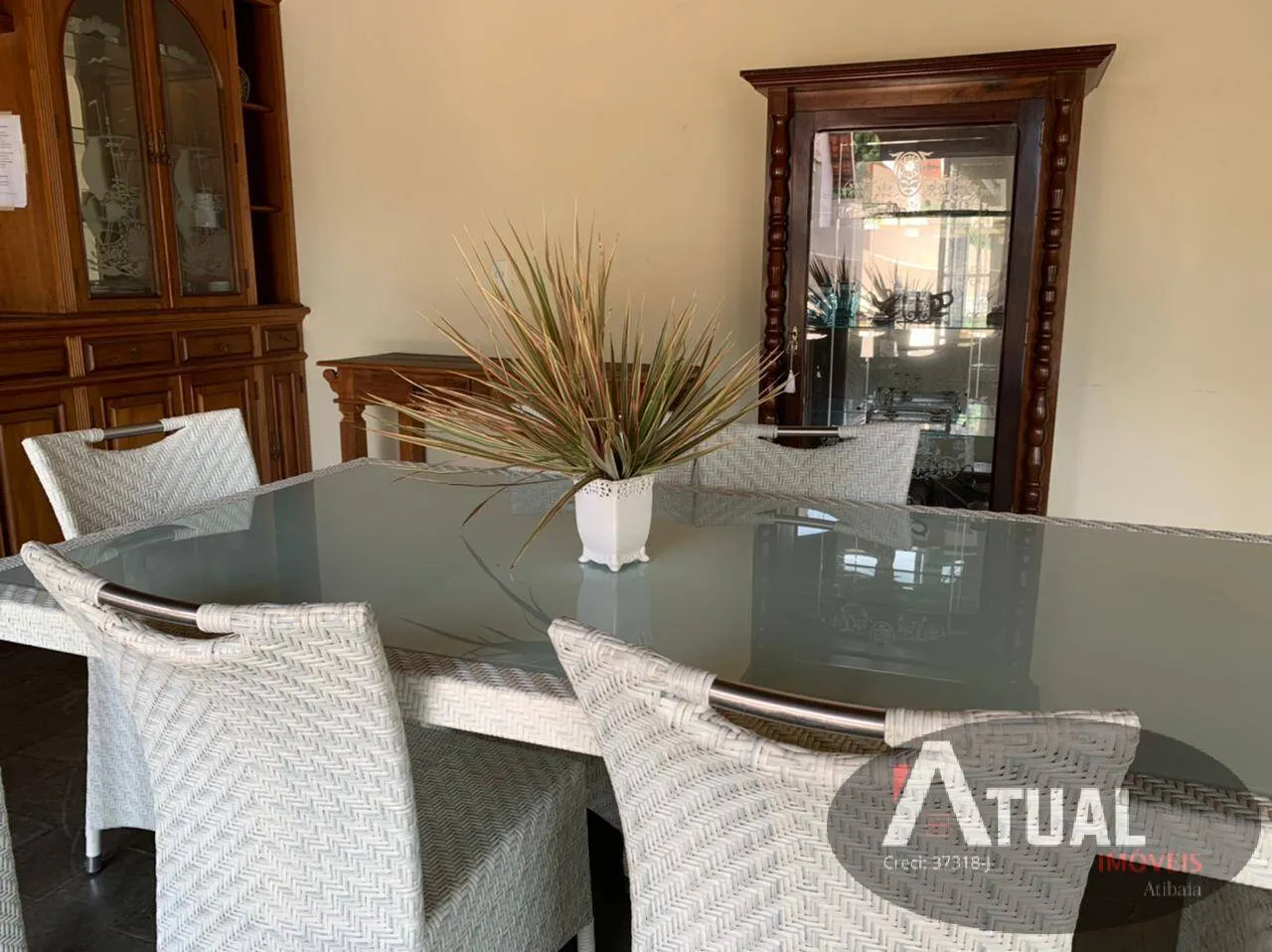 Casa à venda de 2.560 m² em Atibaia, SP, Brasil