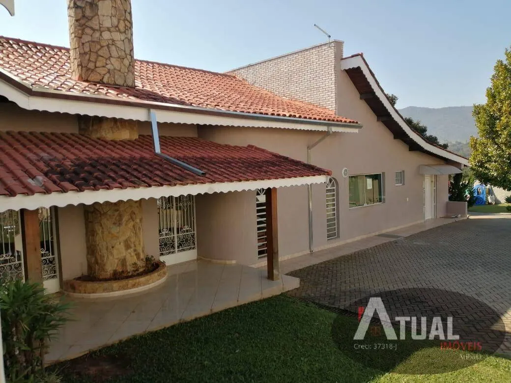Casa à venda de 2.560 m² em Atibaia, SP, Brasil