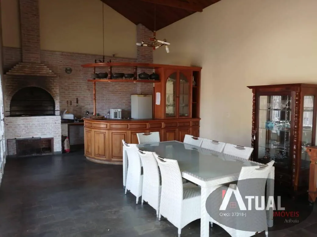 Casa à venda de 2.560 m² em Atibaia, SP, Brasil