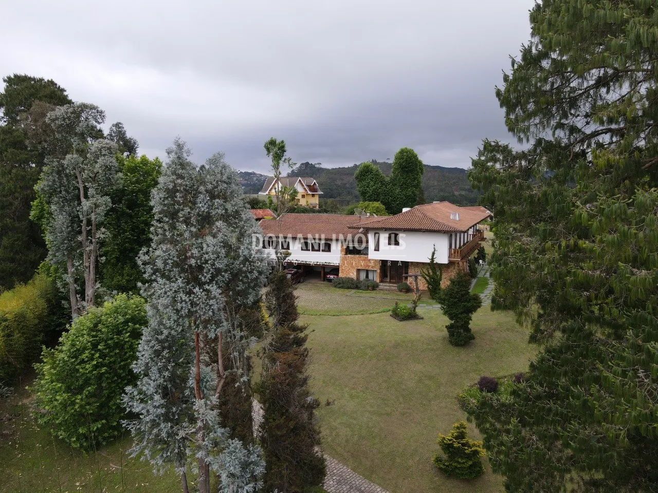 Casa à venda de 9.200 m² em Campos do Jordão, SP, Brasil