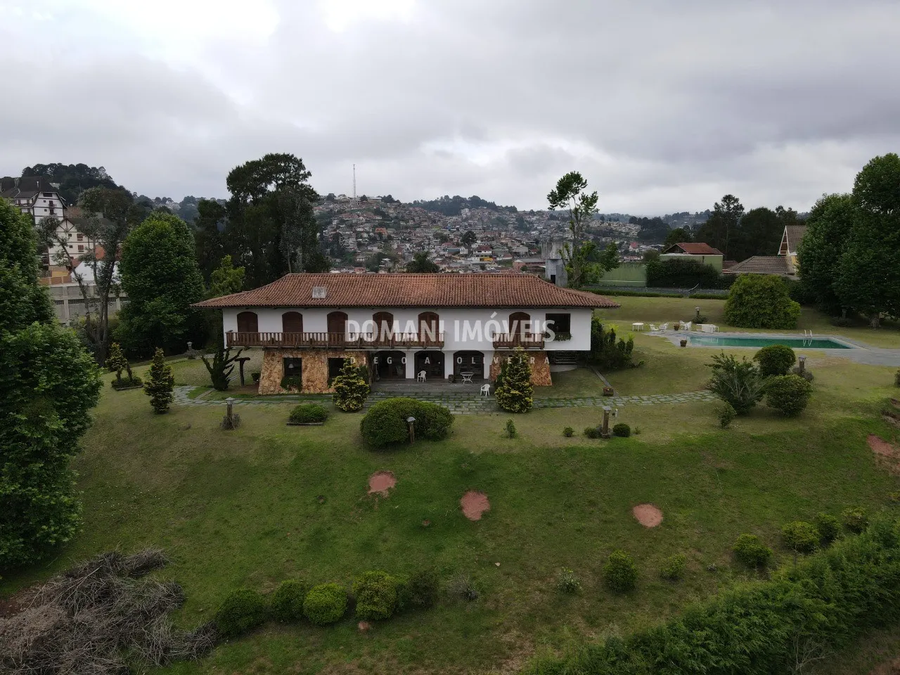 Casa à venda de 9.200 m² em Campos do Jordão, SP, Brasil