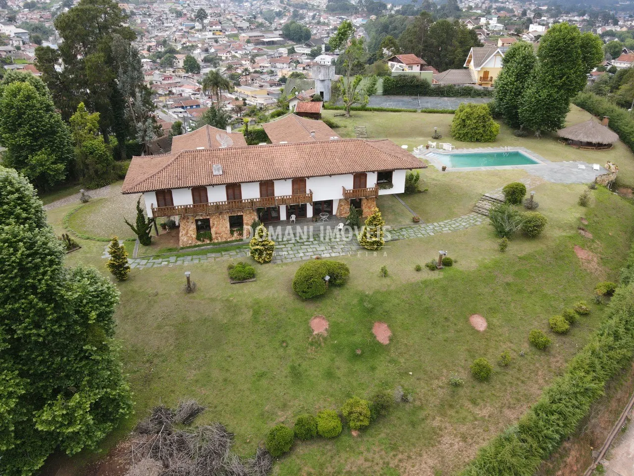 Casa à venda de 9.200 m² em Campos do Jordão, SP, Brasil