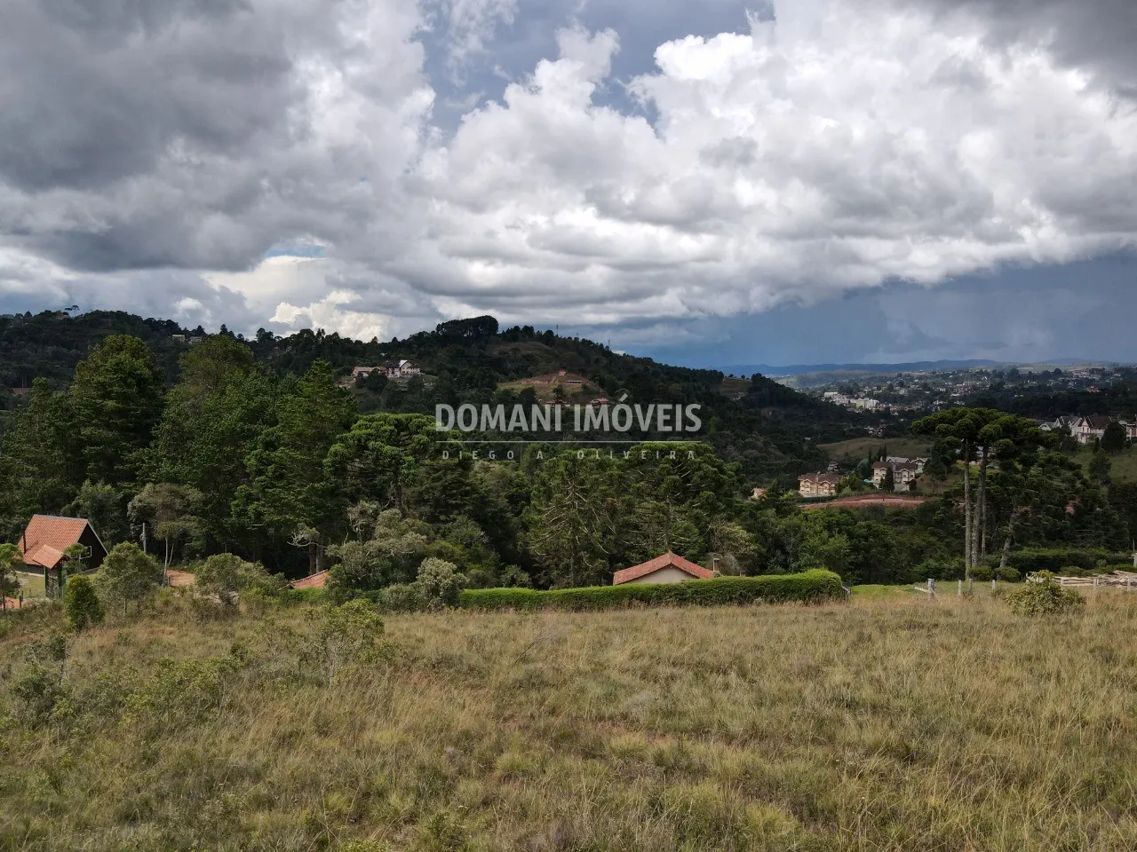 Terreno à venda de 1.680 m² em Campos do Jordão, SP, Brasil
