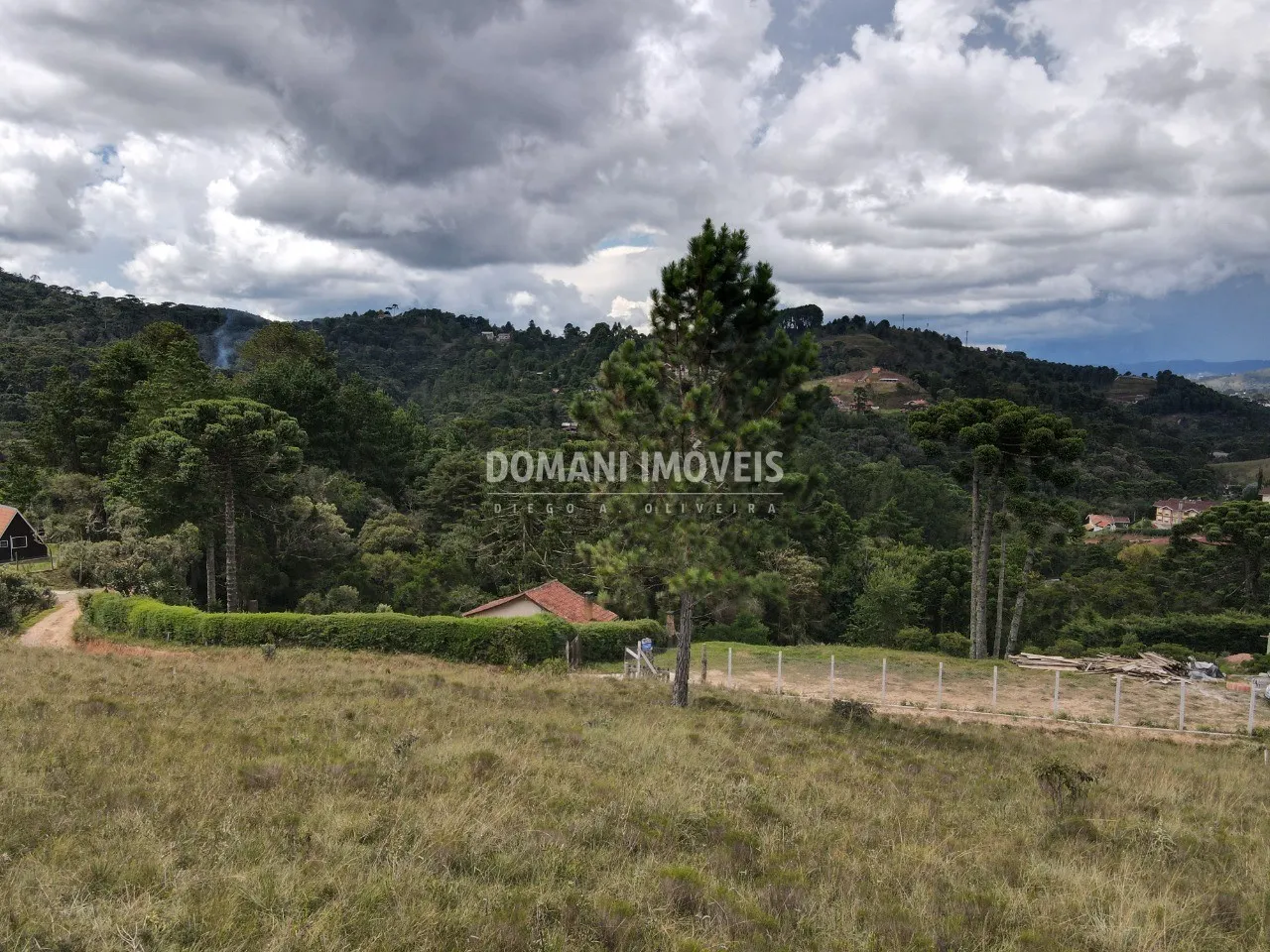 Terreno à venda de 1.680 m² em Campos do Jordão, SP, Brasil