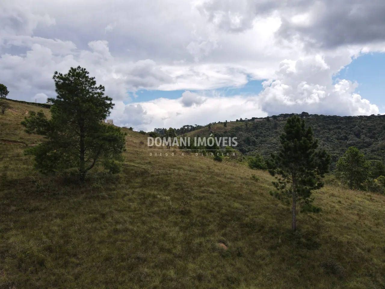 Terreno à venda de 1.680 m² em Campos do Jordão, SP, Brasil