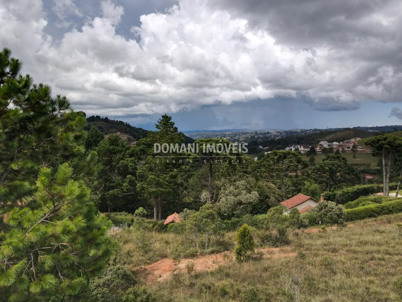 Terreno à venda de 1.680 m² em Campos do Jordão, SP, Brasil