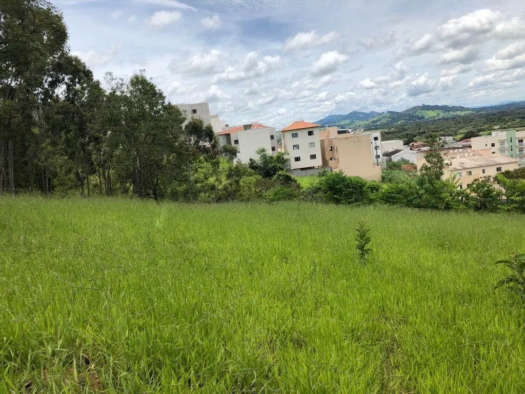 Terreno à venda de 1.569 m² em Pouso Alegre, MG, Brasil