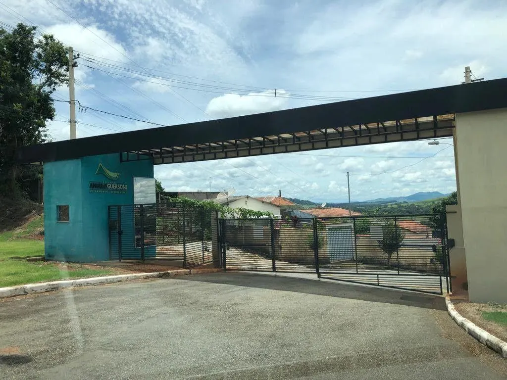 Terreno à venda de 1.569 m² em Pouso Alegre, MG, Brasil