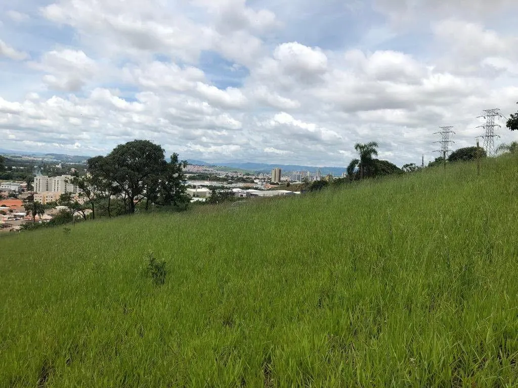 Terreno à venda de 1.569 m² em Pouso Alegre, MG, Brasil