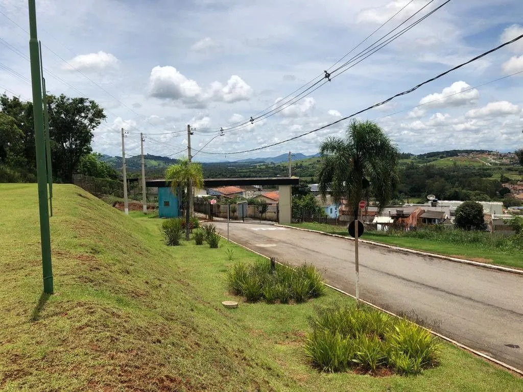 Terreno à venda de 1.569 m² em Pouso Alegre, MG, Brasil