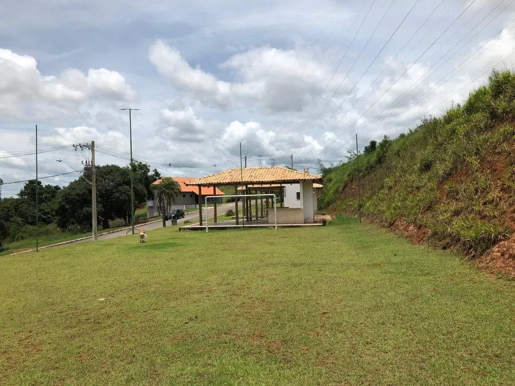 Terreno à venda de 1.569 m² em Pouso Alegre, MG, Brasil