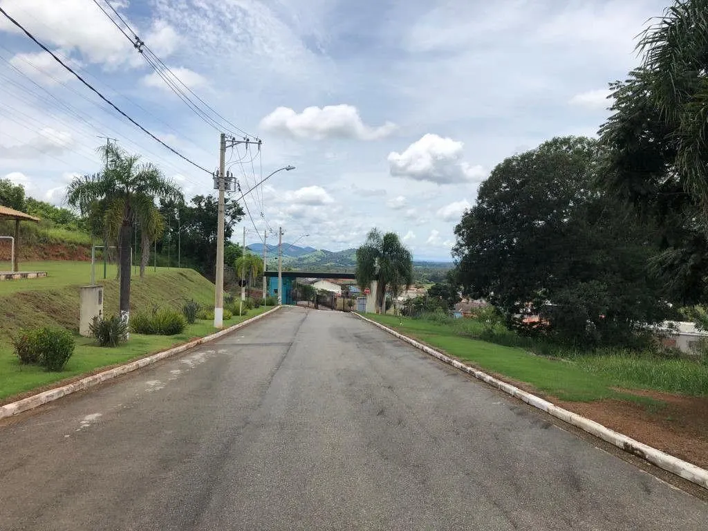 Terreno à venda de 1.569 m² em Pouso Alegre, MG, Brasil