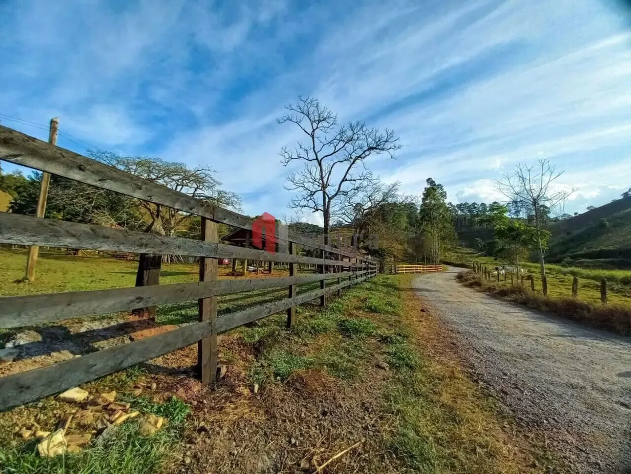 Fazenda à venda de 61 ha em Santos Dumont, MG, Brasil