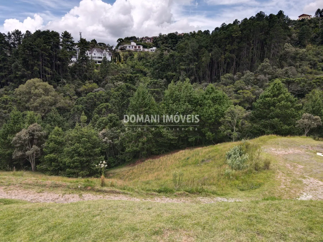 Terreno à venda de 1.060 m² em Campos do Jordão, SP, Brasil