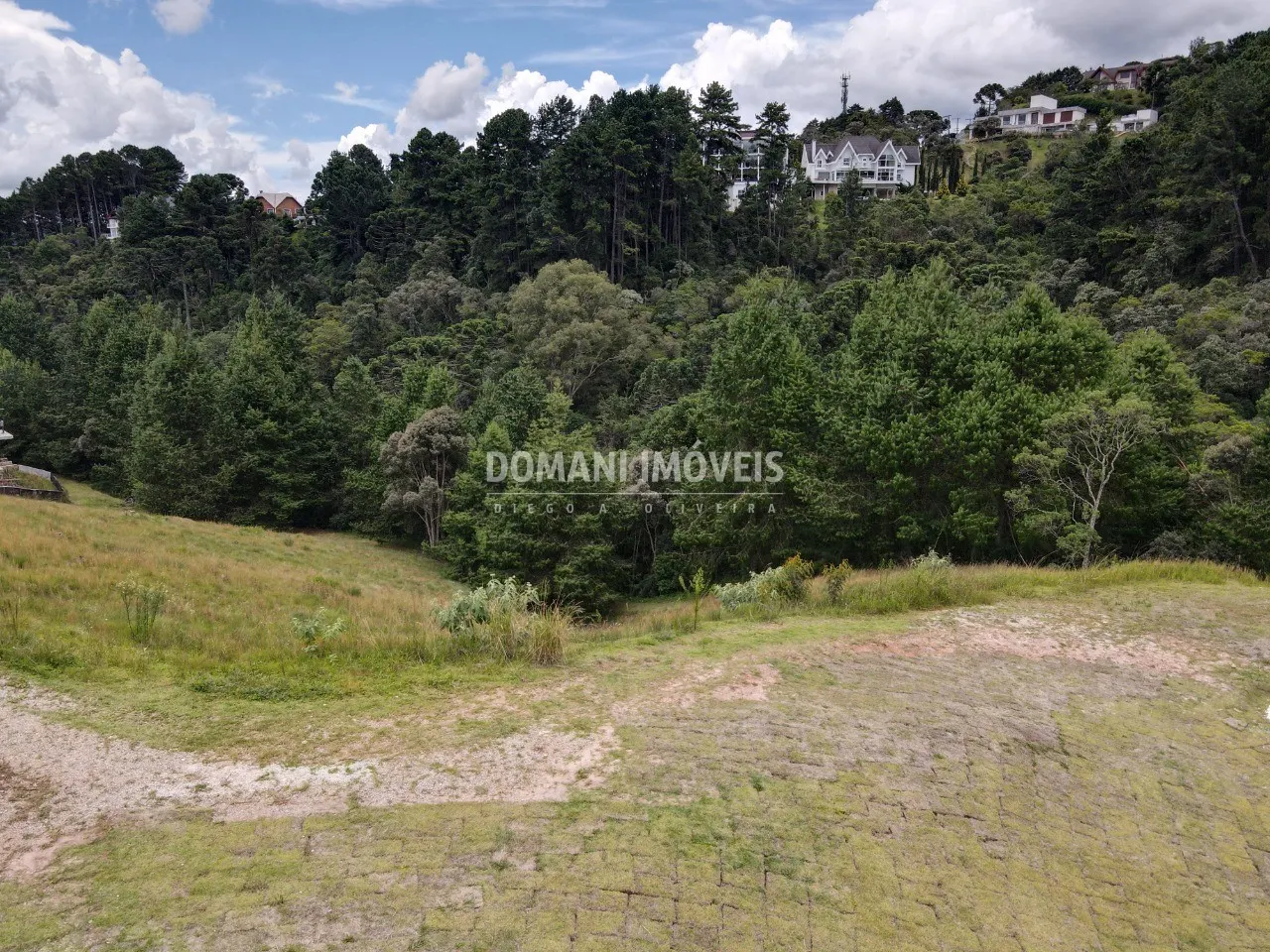 Terreno à venda de 1.060 m² em Campos do Jordão, SP, Brasil
