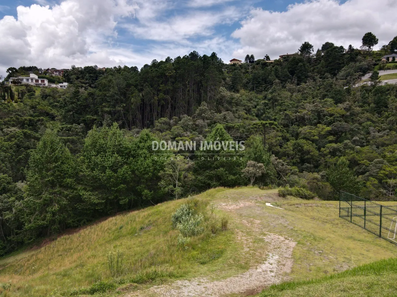 Terreno à venda de 1.060 m² em Campos do Jordão, SP, Brasil