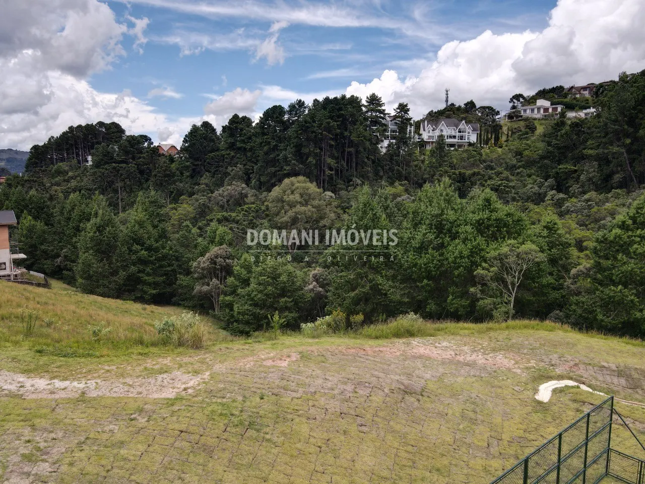Terreno à venda de 1.060 m² em Campos do Jordão, SP, Brasil
