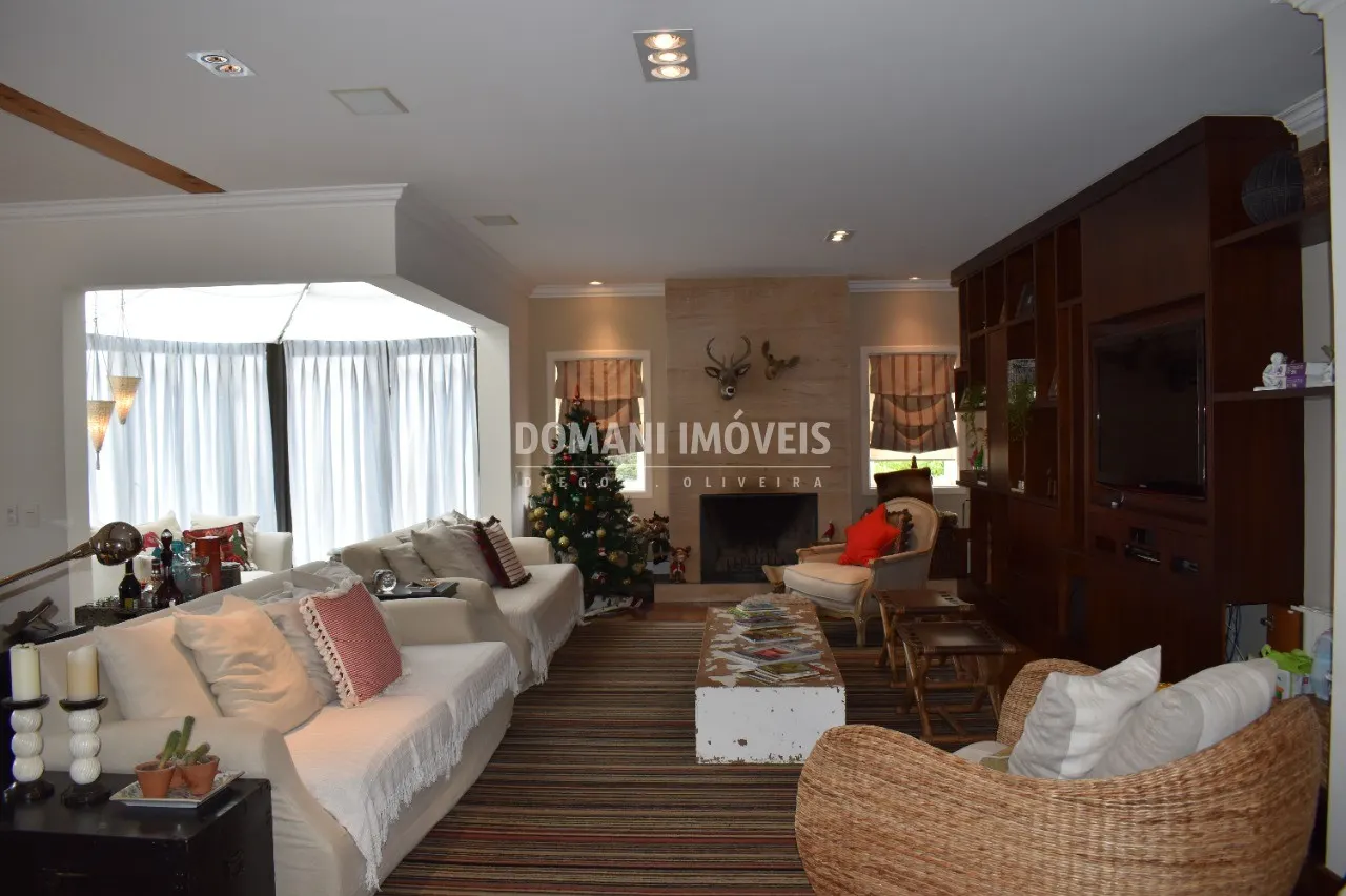 Casa à venda de 2.100 m² em Campos do Jordão, SP, Brasil