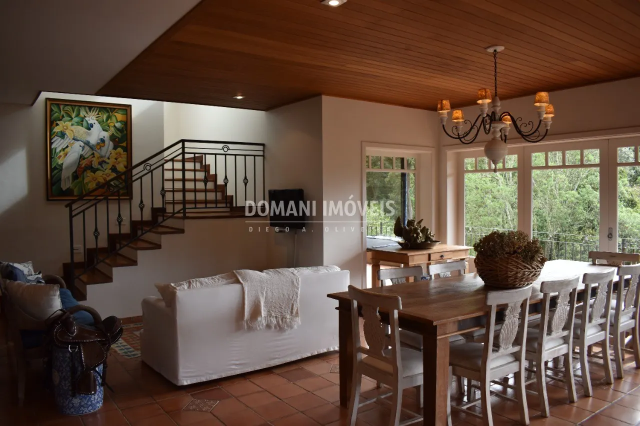 Casa à venda de 2.100 m² em Campos do Jordão, SP, Brasil