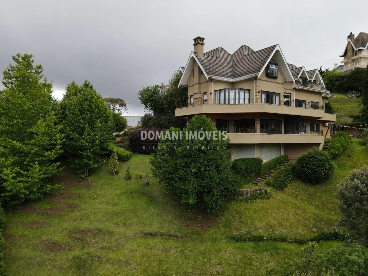 Casa à venda de 2.100 m² em Campos do Jordão, SP, Brasil