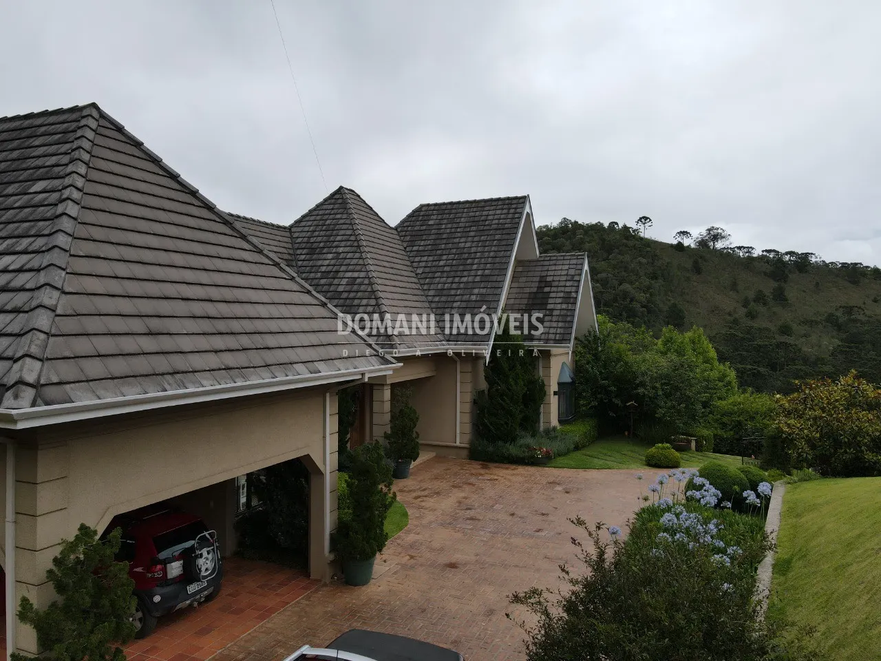 Casa à venda de 2.100 m² em Campos do Jordão, SP, Brasil