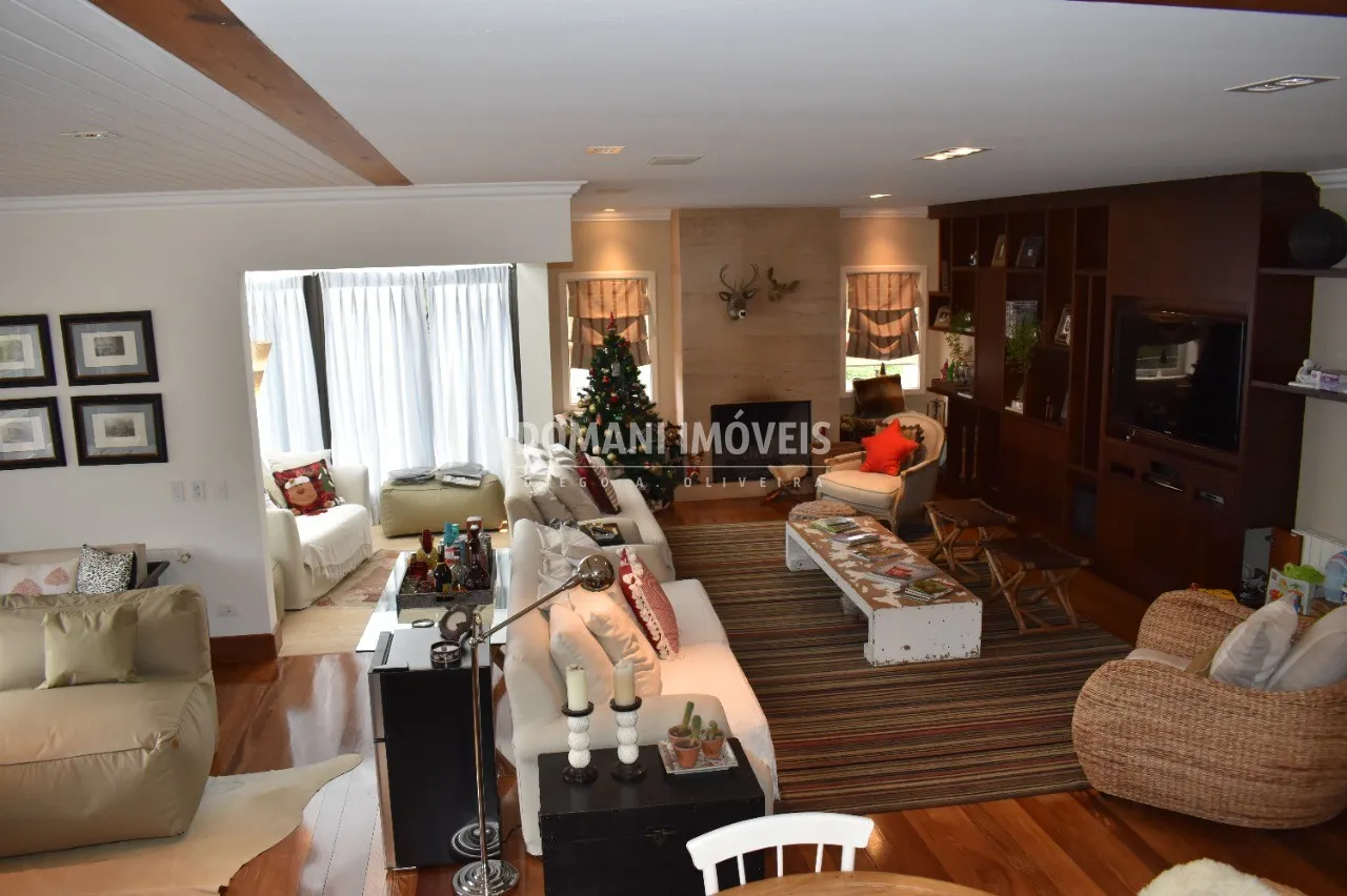 Casa à venda de 2.100 m² em Campos do Jordão, SP, Brasil