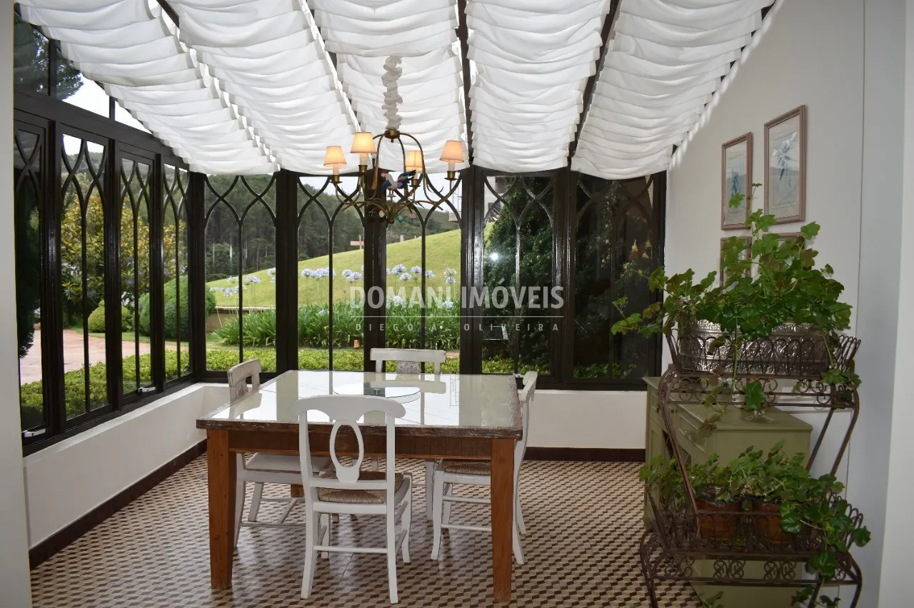 Casa à venda de 2.100 m² em Campos do Jordão, SP, Brasil
