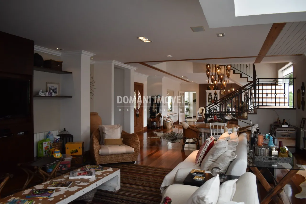 Casa à venda de 2.100 m² em Campos do Jordão, SP, Brasil