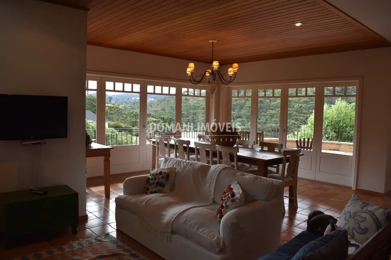 Casa à venda de 2.100 m² em Campos do Jordão, SP, Brasil