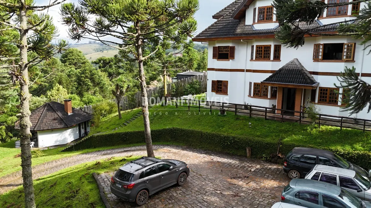 Casa à venda de 2.180 m² em Campos do Jordão, SP, Brasil