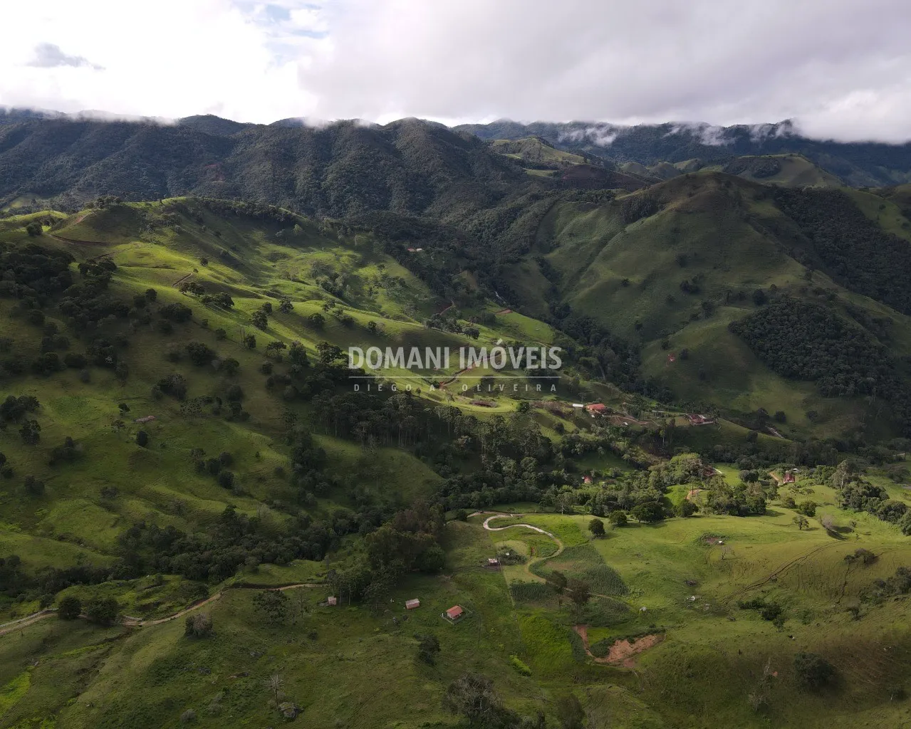 Terreno à venda de 1 ha em Campos do Jordão, SP, Brasil
