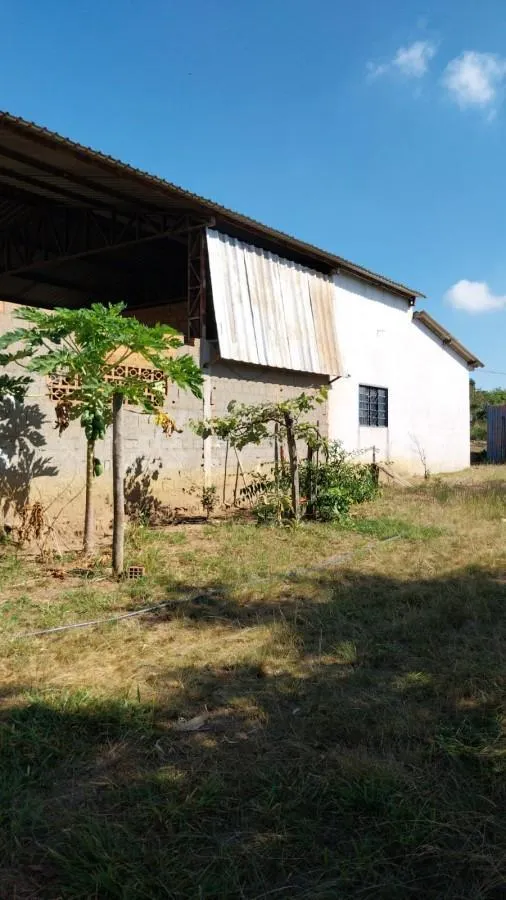 Sítio à venda de 3 ha em Cajuru, SP, Brasil