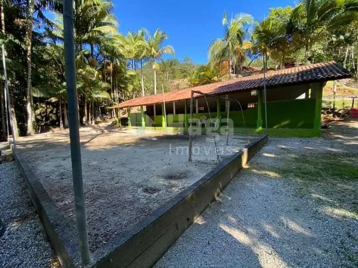 Fazenda à venda de 4.000 m² em Brusque, SC, Brasil