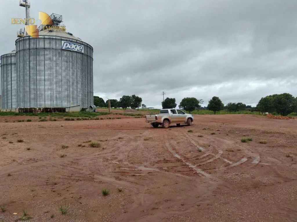 Fazenda à venda de 2.395 ha em Chupinguaia, RO, Brasil
