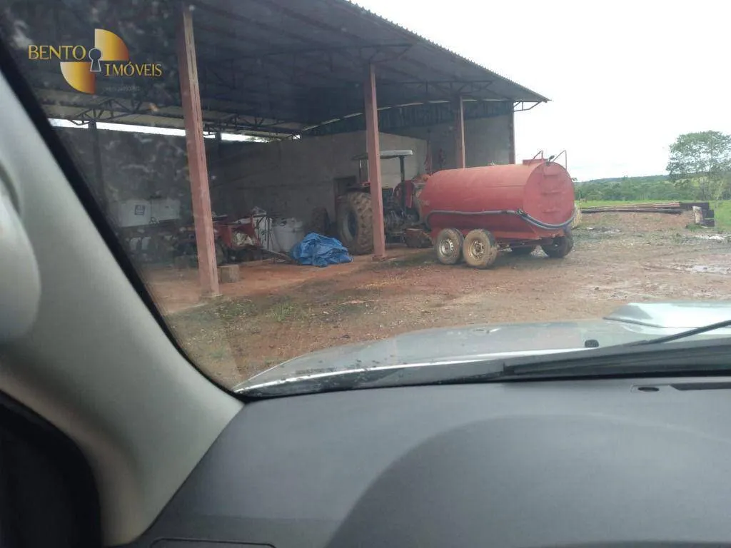 Fazenda à venda de 2.395 ha em Chupinguaia, RO, Brasil
