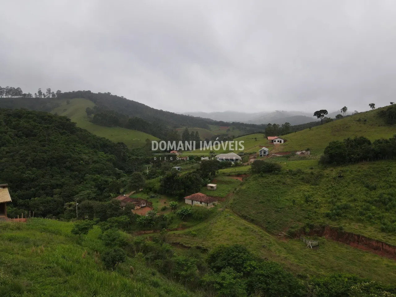 Terreno à venda de 2.200 m² em Santo Antônio do Pinhal, SP, Brasil
