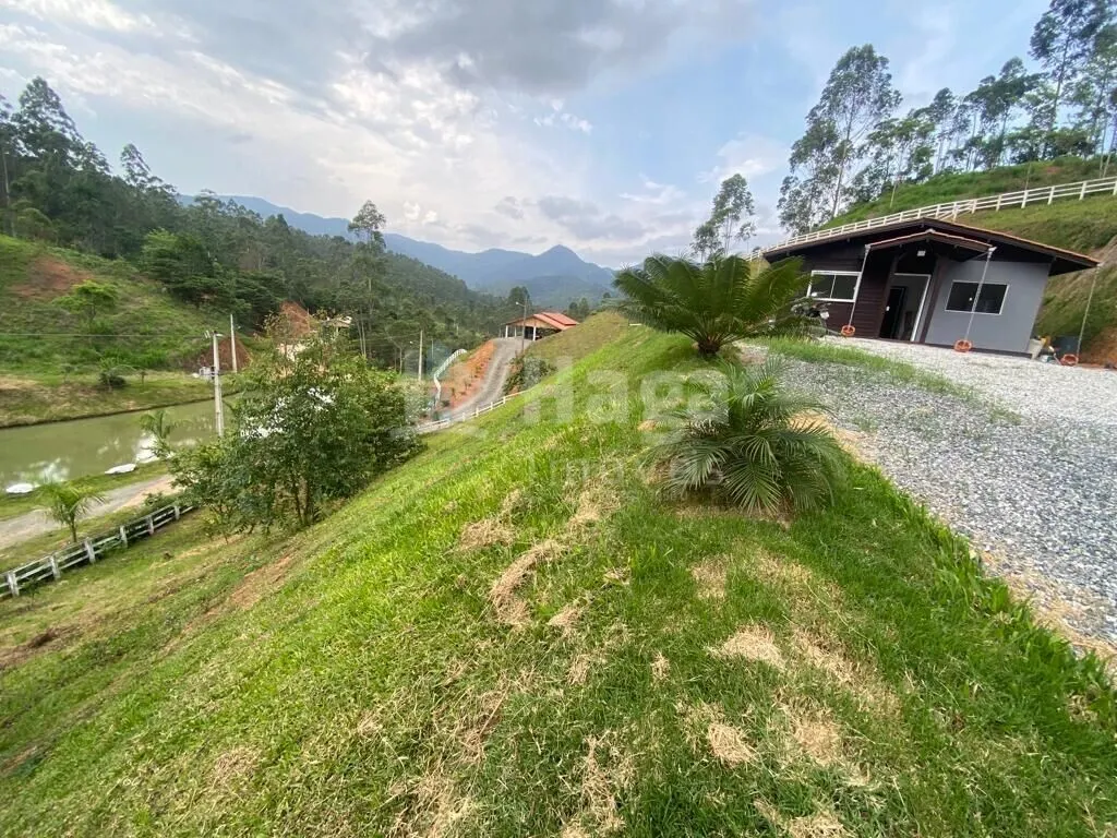 Fazenda à venda de 2.350 m² em Tijucas, SC, Brasil