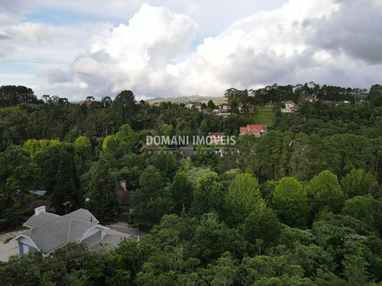 Terreno à venda de 2.220 m² em Campos do Jordão, SP, Brasil