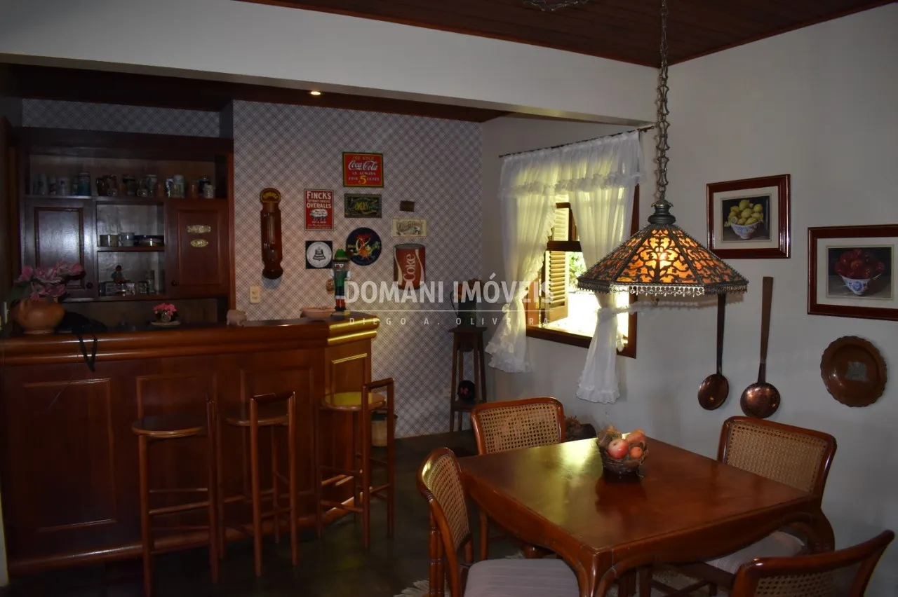 Casa à venda de 1.200 m² em Campos do Jordão, SP, Brasil