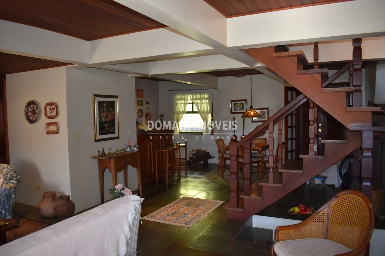 Casa à venda de 1.200 m² em Campos do Jordão, SP, Brasil