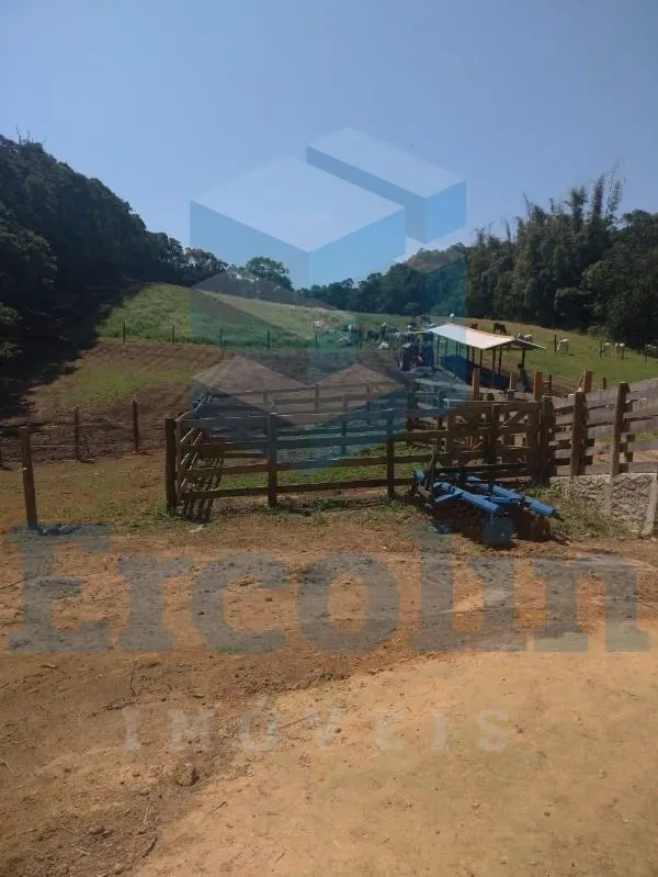 Sítio à venda de 25 ha em Tapiraí, SP, Brasil