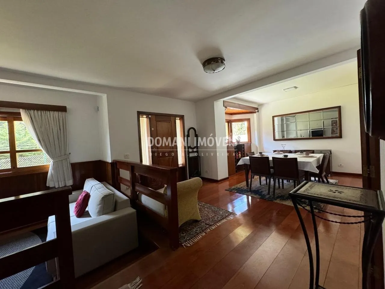 Casa à venda de 1.120 m² em Campos do Jordão, SP, Brasil