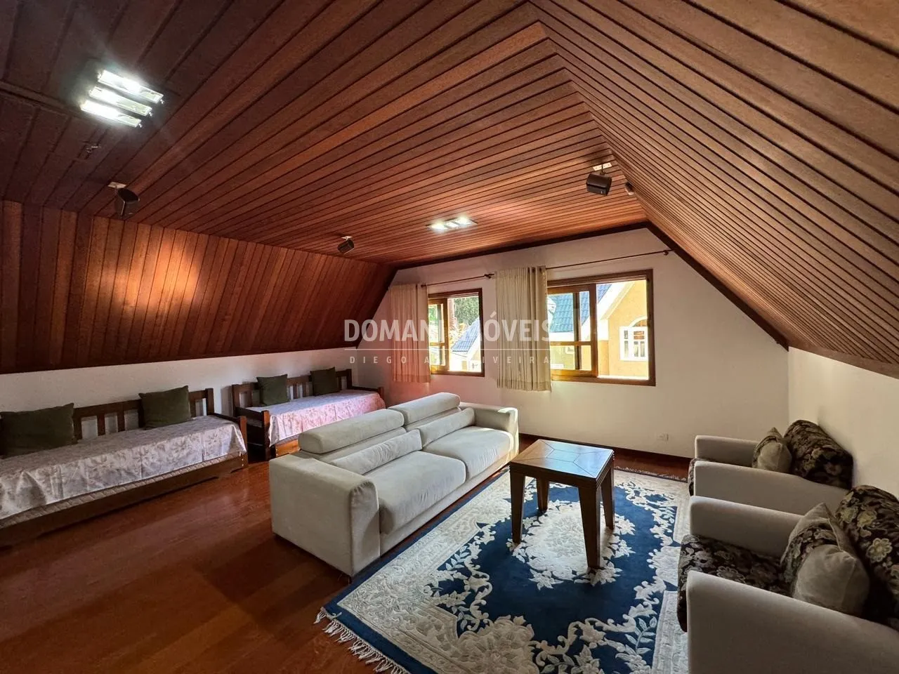 Casa à venda de 1.120 m² em Campos do Jordão, SP, Brasil