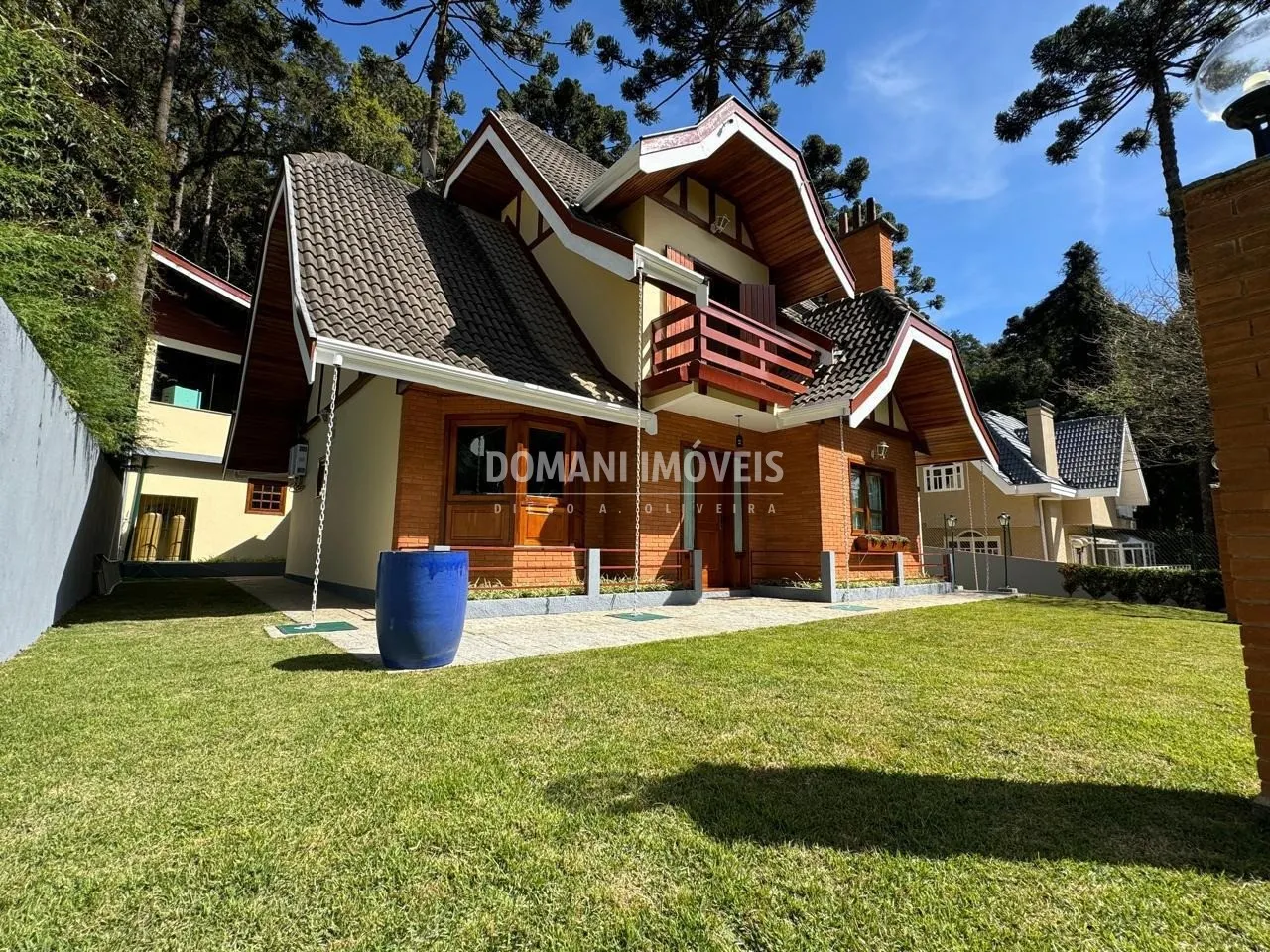 Casa à venda de 1.120 m² em Campos do Jordão, SP, Brasil