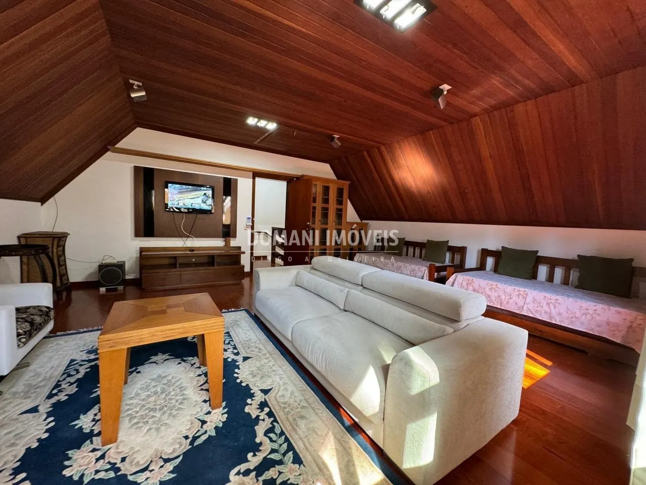 Casa à venda de 1.120 m² em Campos do Jordão, SP, Brasil