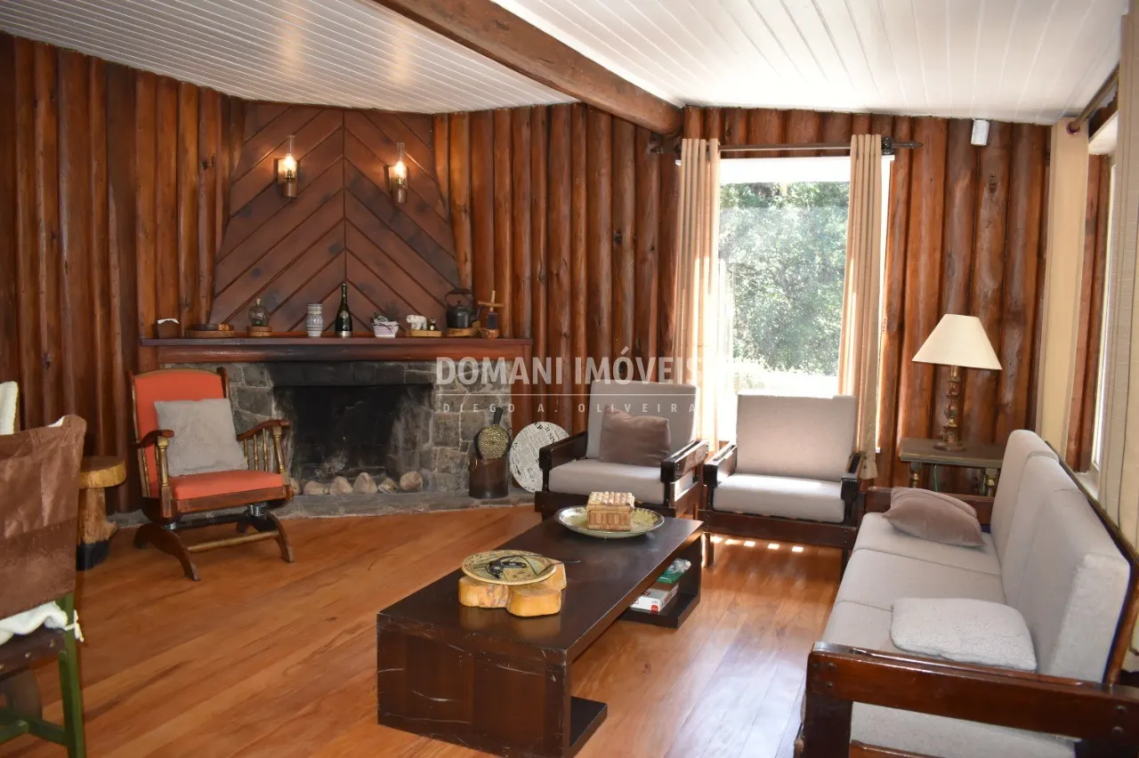 Casa à venda de 2.870 m² em Campos do Jordão, SP, Brasil