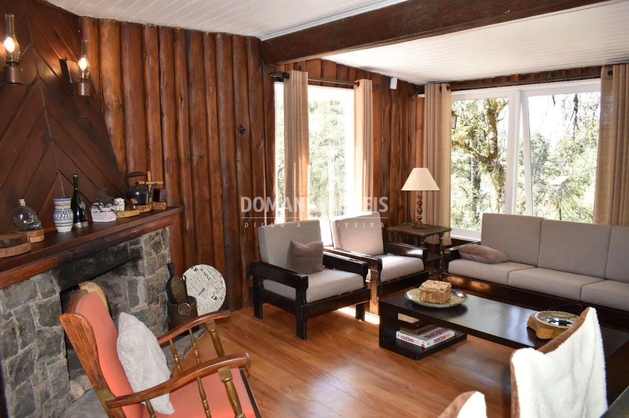 Casa à venda de 2.870 m² em Campos do Jordão, SP, Brasil