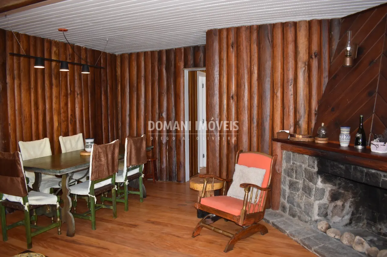 Casa à venda de 2.870 m² em Campos do Jordão, SP, Brasil