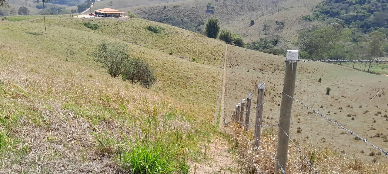 Sítio à venda de 4 ha em Paraibuna, SP, Brasil