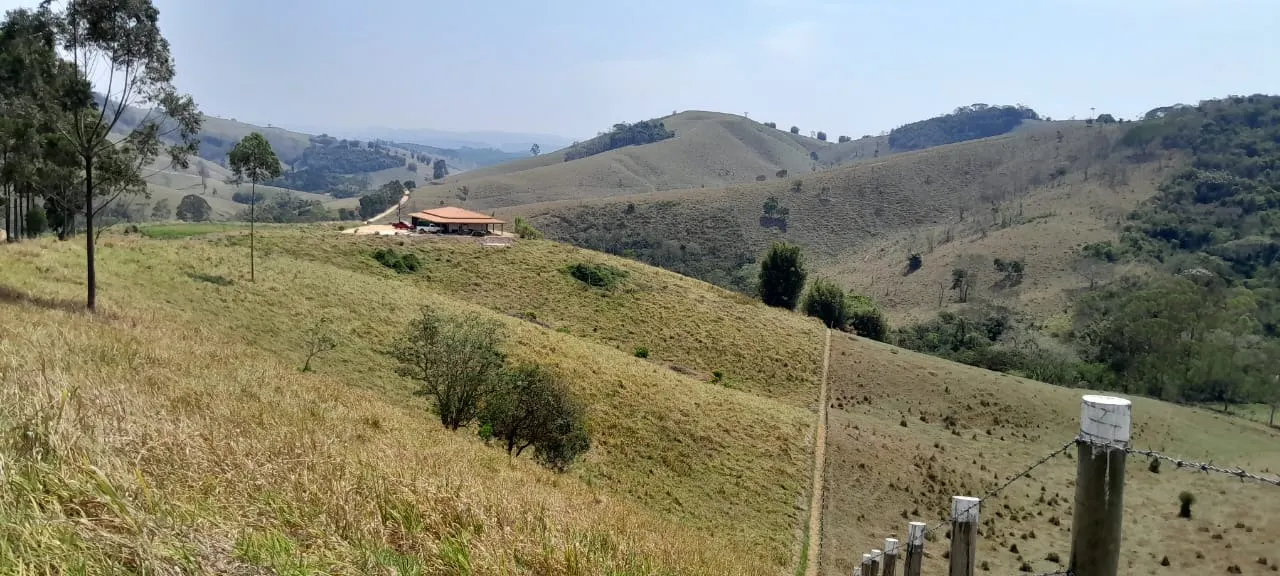 Sítio à venda de 4 ha em Paraibuna, SP, Brasil
